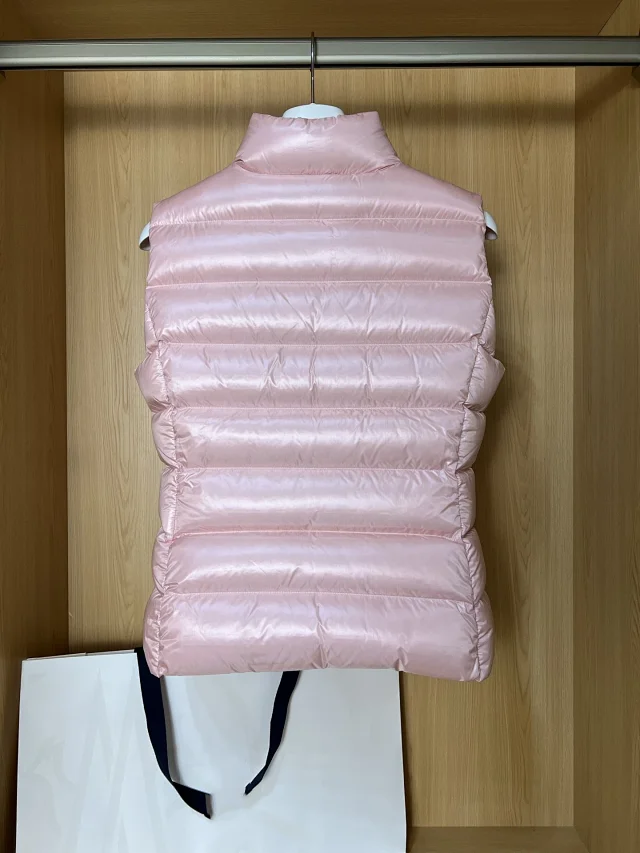 M25ss Women's Ghany Light Down Vest Detail