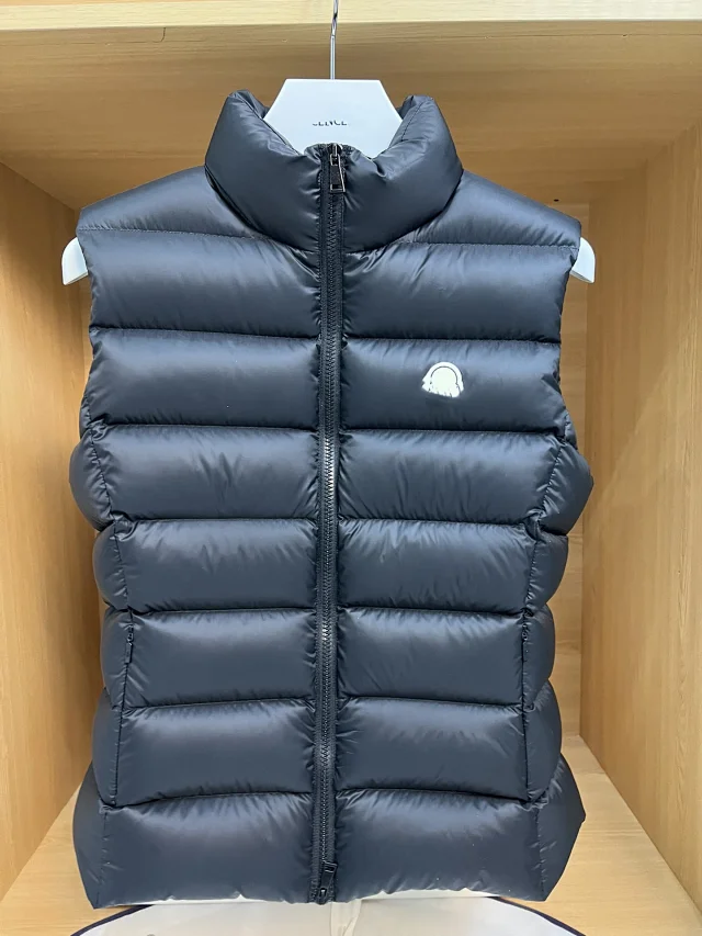 Meng's Women's Ghany Slim Down Vest Detail