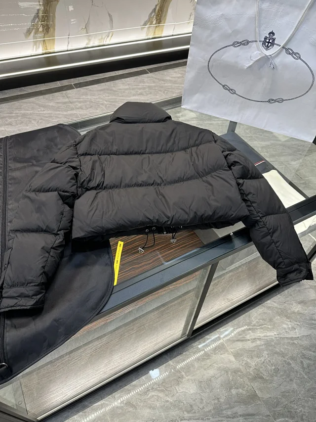 PRA Women's Short Re-Nylon Puffer Jacket Detail