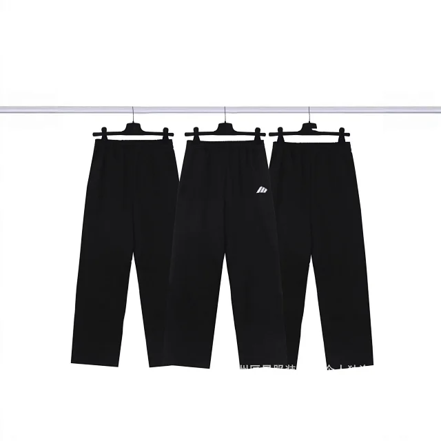 B 25SS lb Loose-Fit Alphabet-Print Sweatpants Detail