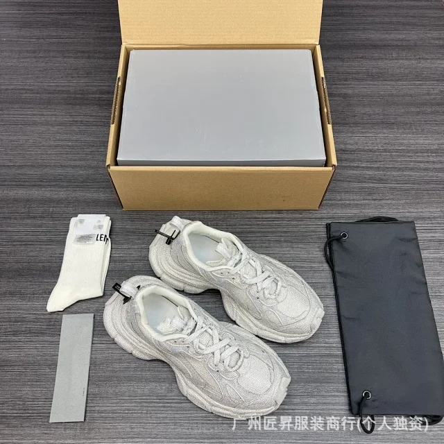 2025 Paris 3XL Diamond-Studded Couple's Sneakers Detail