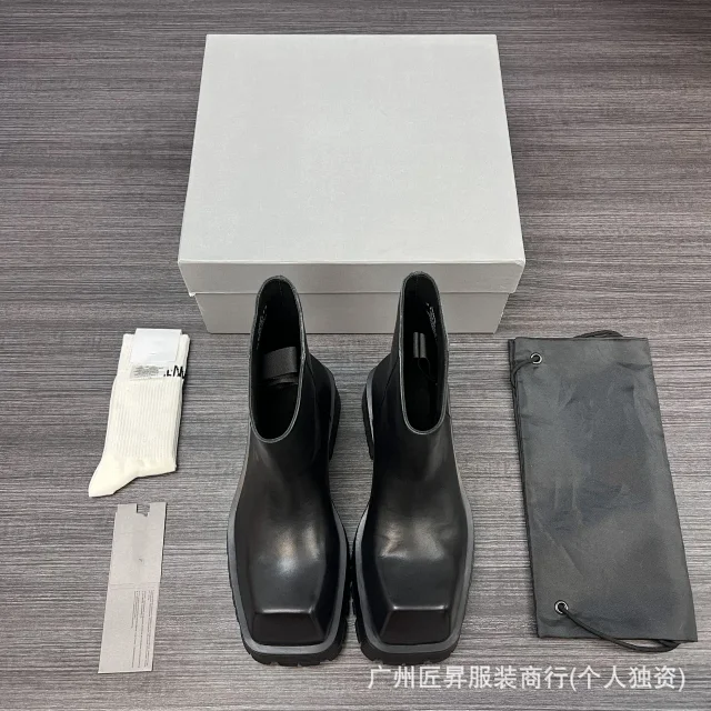 Men's Balenciaga SS25 Leather Ankle Boots Detail