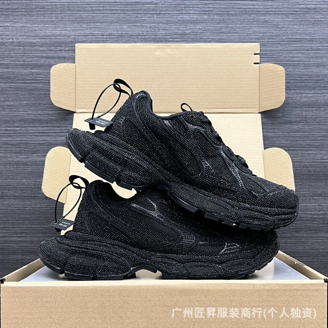 2025 Paris 3XL Diamond-Studded Couple's Sneakers Detail