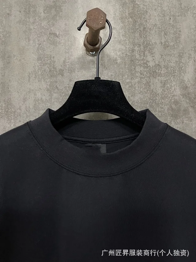 B Unisex Embroidered Drop-Shoulder T-Shirt Detail