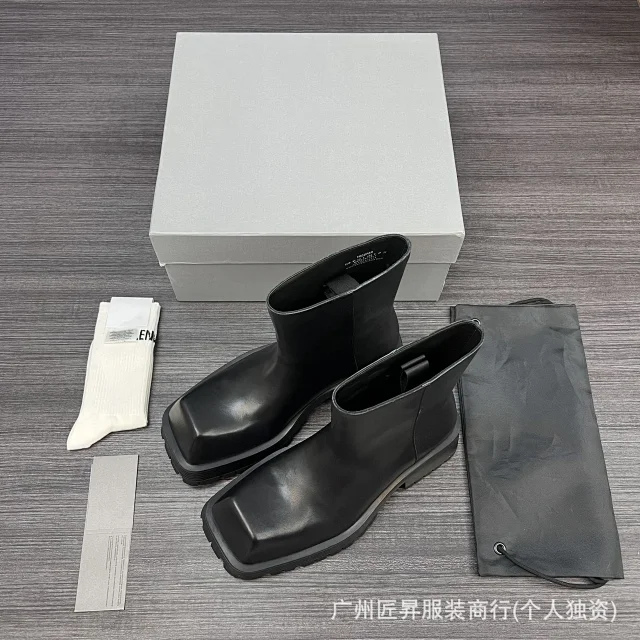 Men's Balenciaga SS25 Leather Ankle Boots Detail