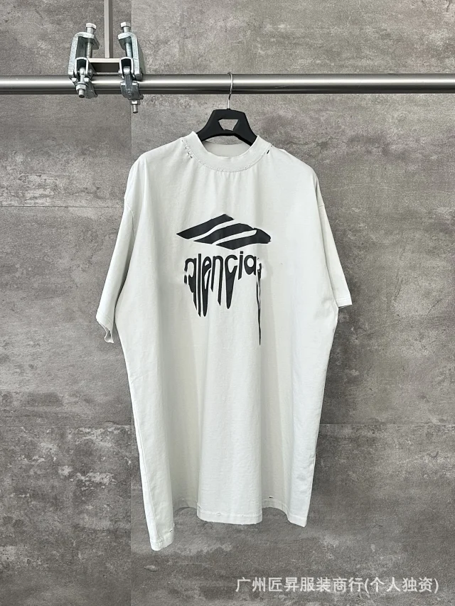 B Unisex Loose Melting Print Tee Detail