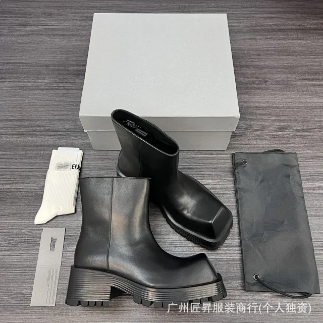Men's Balenciaga SS25 Leather Ankle Boots Detail