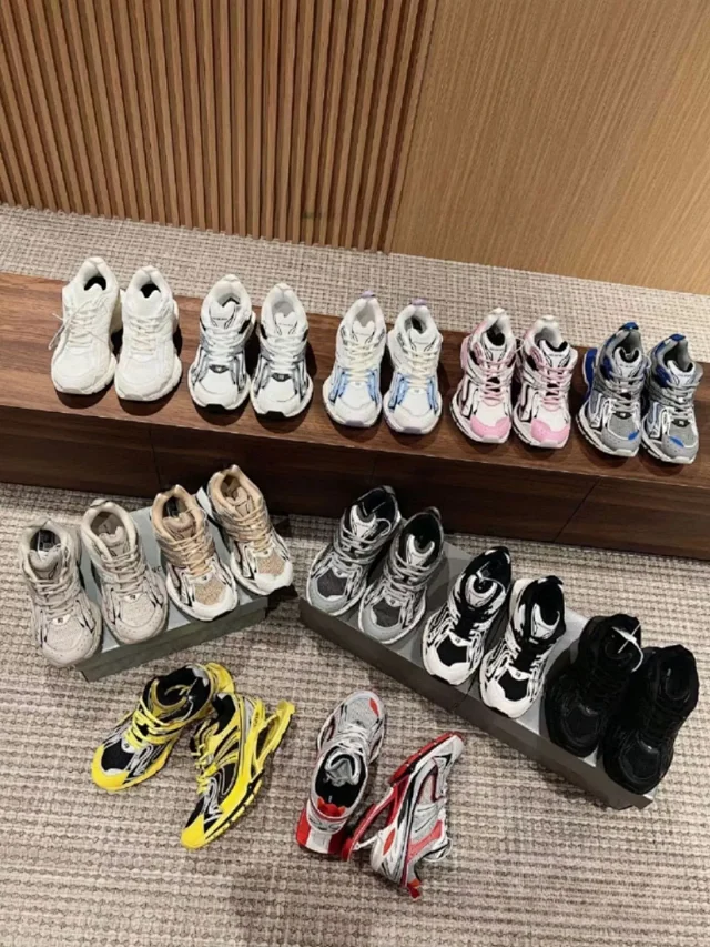 Balenciaga Paris 6 Retro Dad Sneakers Detail