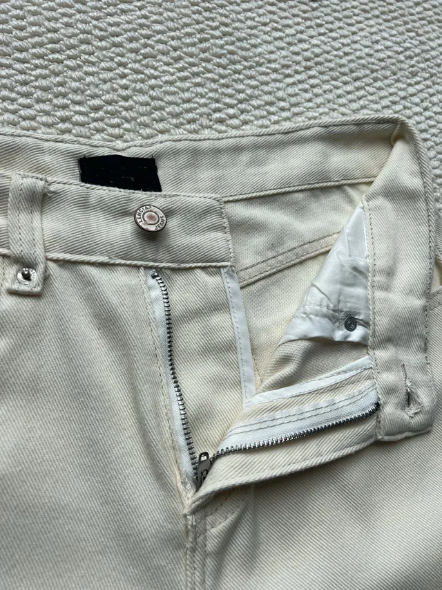 Dujia Balenciaga SS25 Washed Distressed Jeans Detail