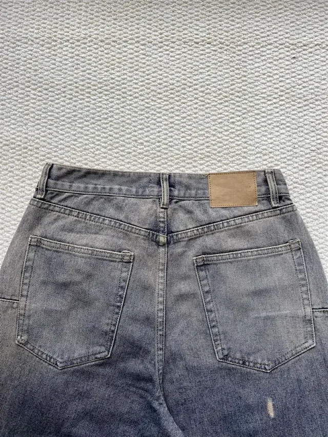 Balenciaga 25SS Distressed Ripped Jeans Detail