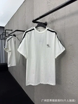 New Premium B25 Embroidered Unisex Tee Detail