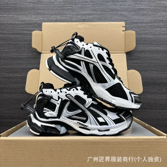 Balenciaga Graffiti Distressed Casual Sneakers SS25 Detail