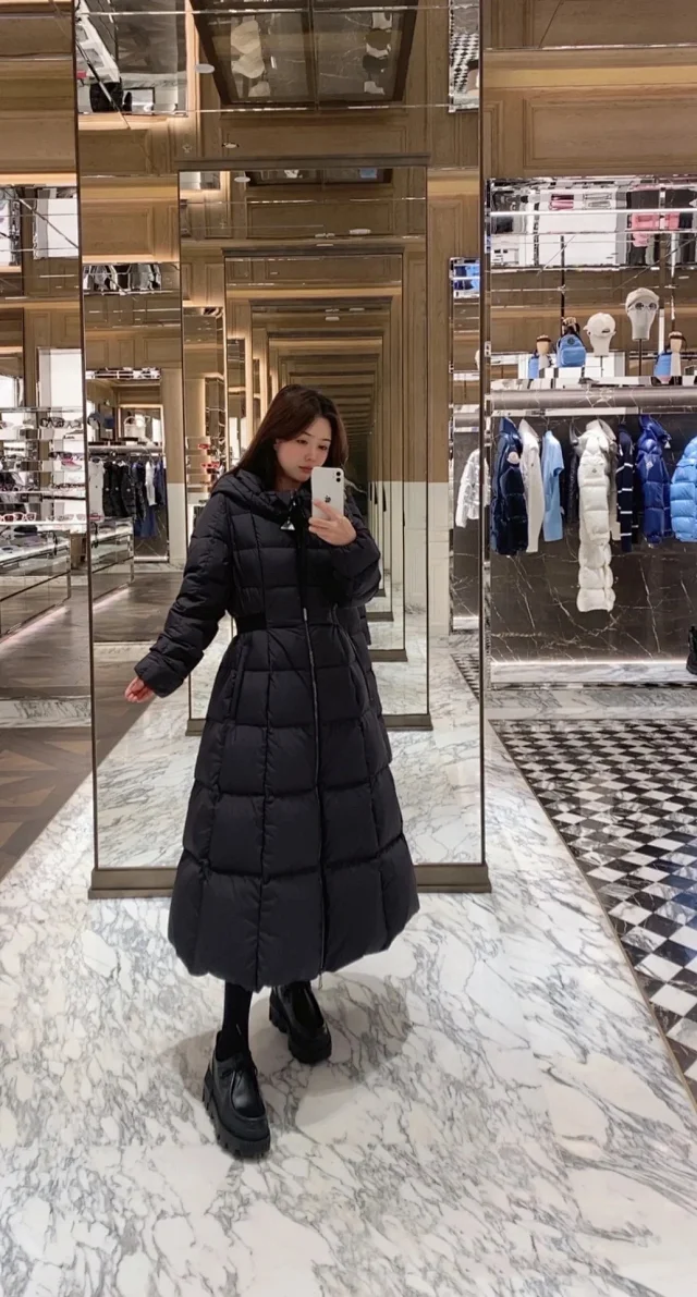 MMeng Fauco Women's Princess Long Hooded Goose Down Coat Detail