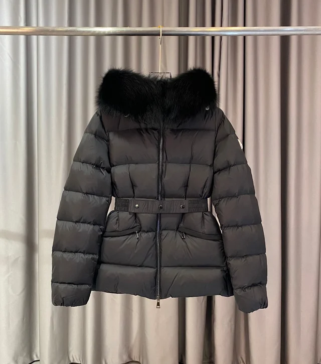 MengJia Boedic Women's Hooded Short Down Detail