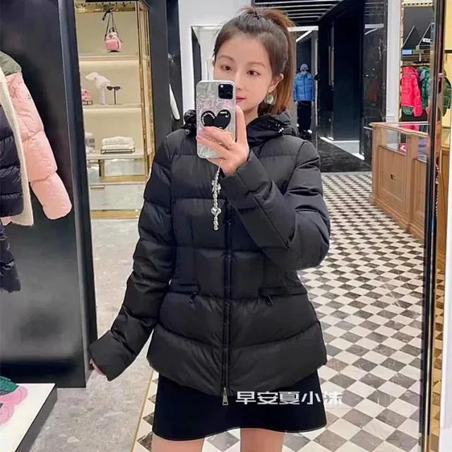 Women's Meng Jia Avoce Cropped Hooded Puffer Detail