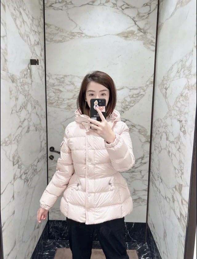 Barante New Women's Waist-Cinching Down Jacket Detail