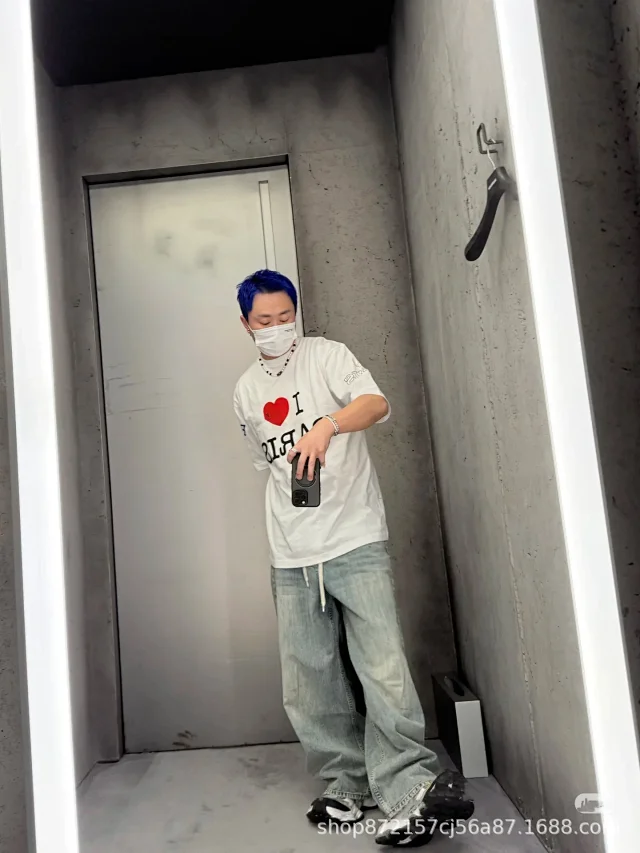BLCG25SS Paris Love Logo Tee Detail