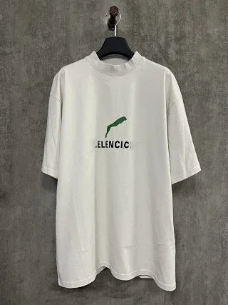 2025 BL Unisex OS Logo Tee Detail