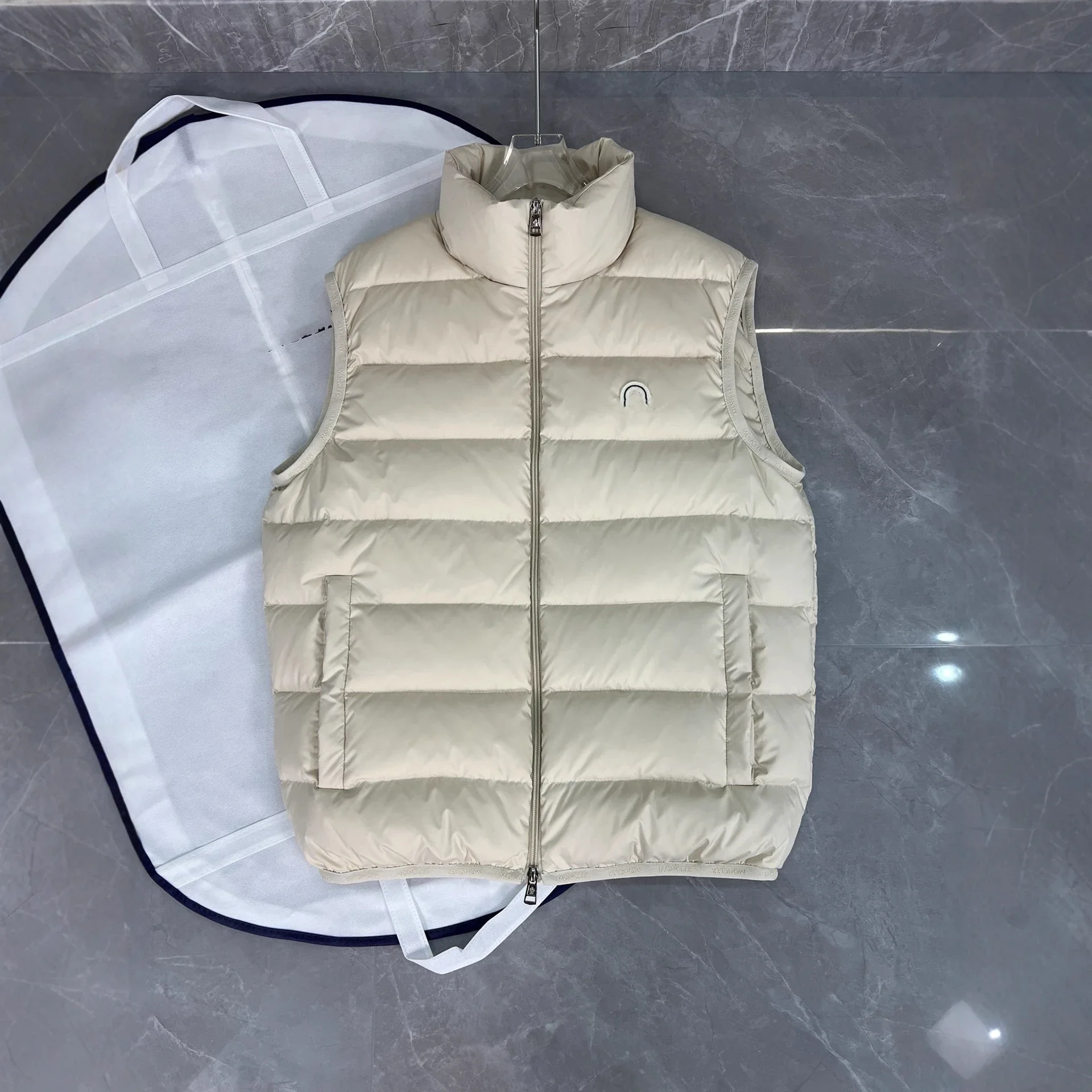 Mengjia 25SS Contrin Sleeveless Down Vest