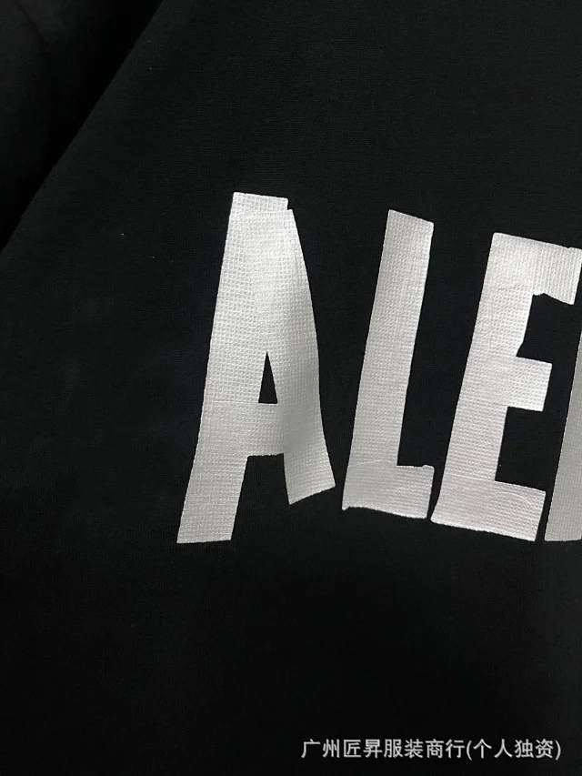 Authentic Balenciaga Graphic Distressed Heavyweight Tee Detail