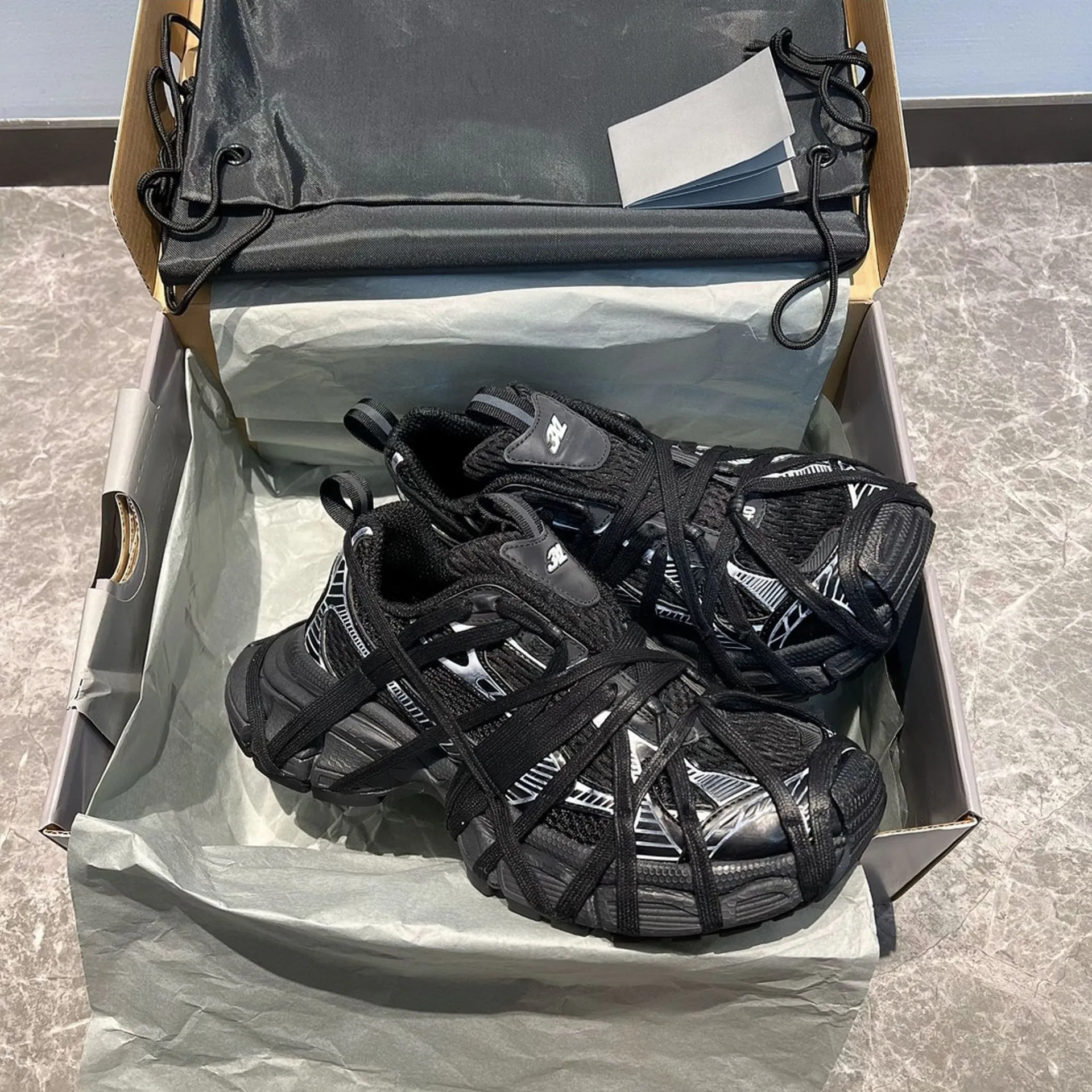 Couple's Mesh Retro Platform Distressed Sneakers