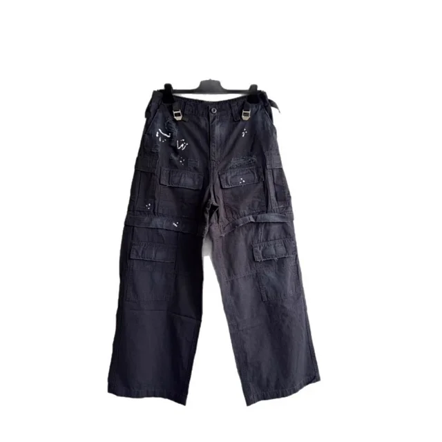 B 25SS Paris Distressed Cargo Shorts Detail