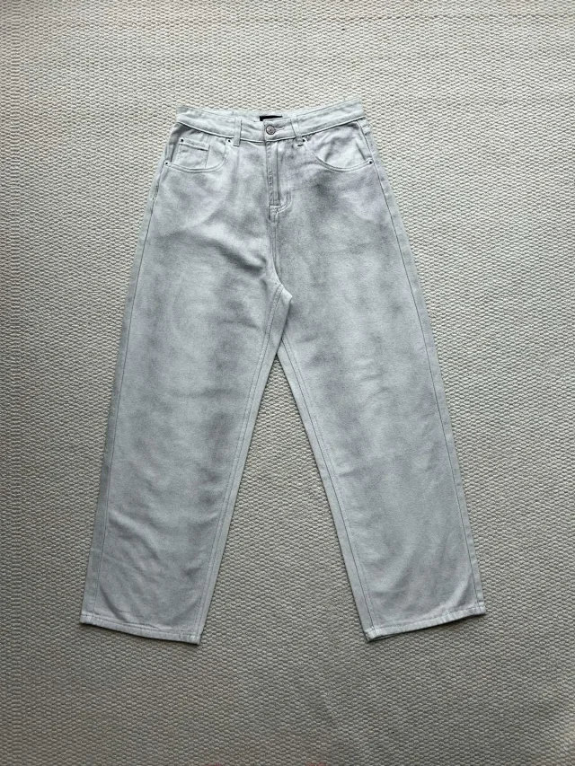 Dujia Balenciaga SS25 Splatter Distressed Jeans Detail