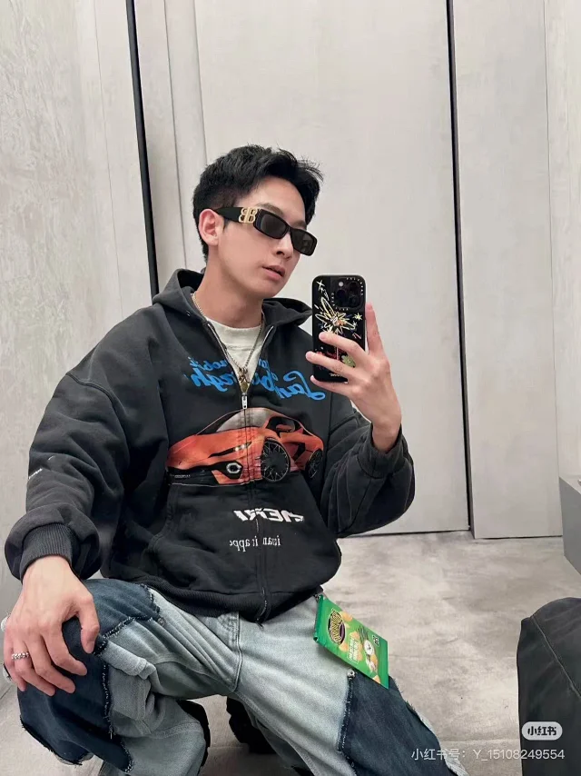 Balenciaga Car Logo Zip Hoodie Black Detail