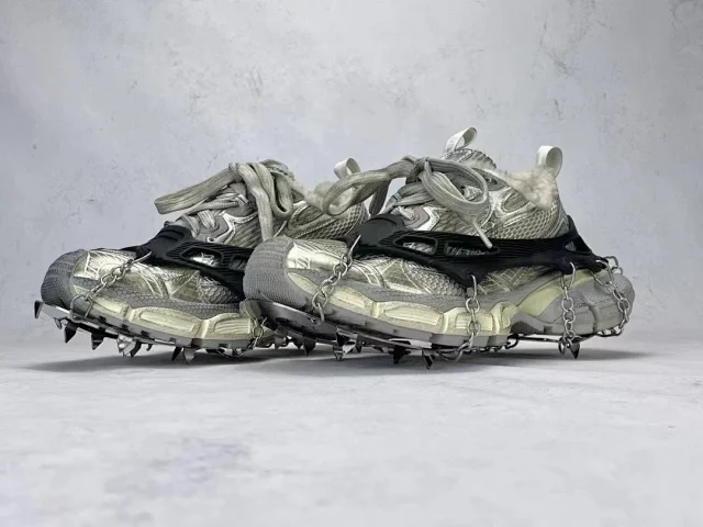 Paris Ski Distressed Fleece-Lined Dad Shoes Detail