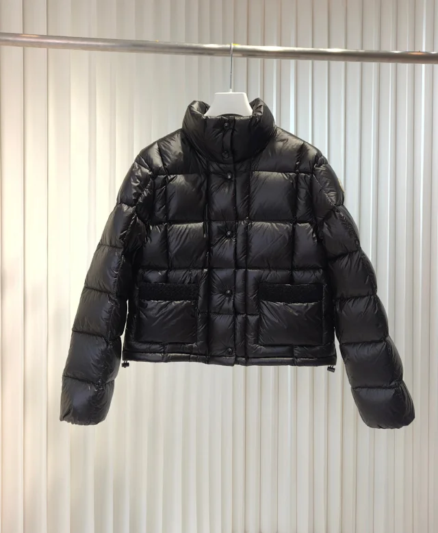 Moncler Jarcieu Woven-Trim Short Women's Puffer Detail