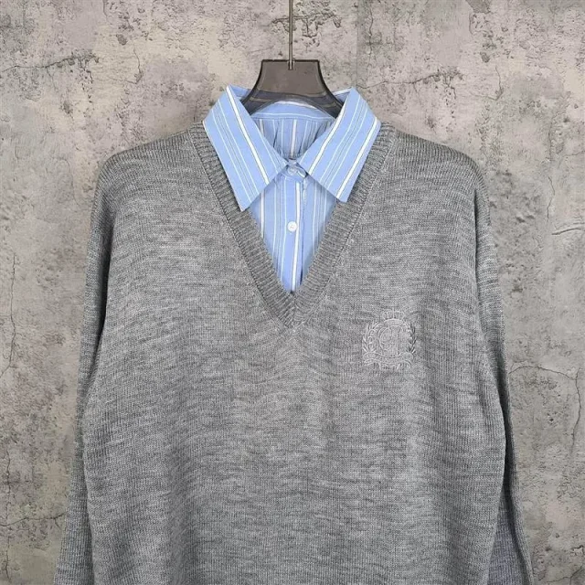 BL AW24 Unisex Preppy Mock Shirt Detail