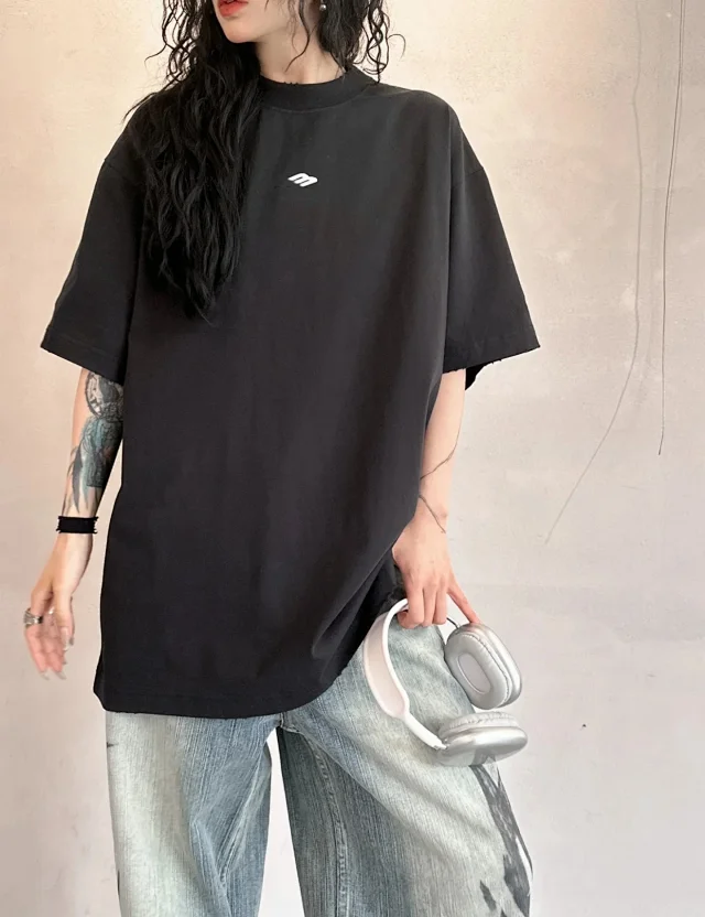 B New Unisex Ski Tee Oversized Detail