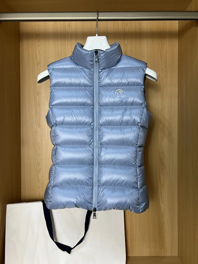 M25ss Women's Ghany Light Down Vest Detail
