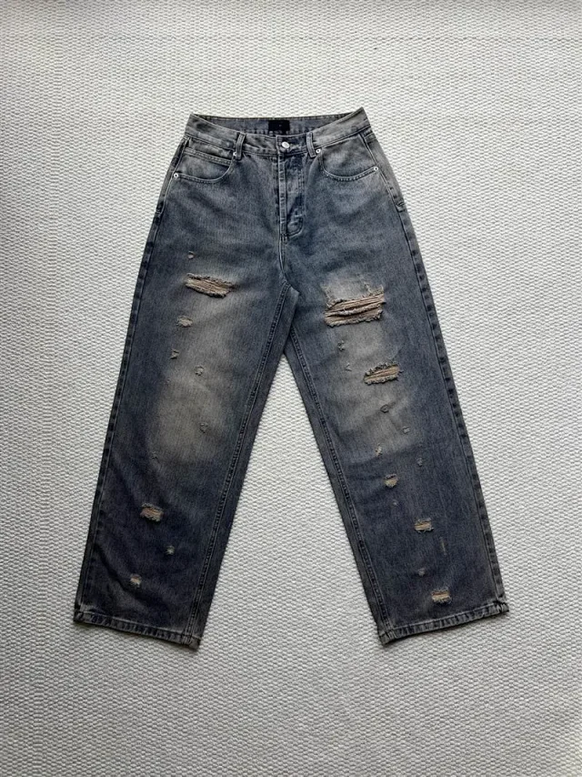 Balenciaga 25SS Distressed Ripped Jeans Detail