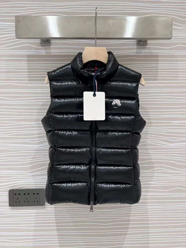 Meng's Women's Ghany Slim Down Vest Detail