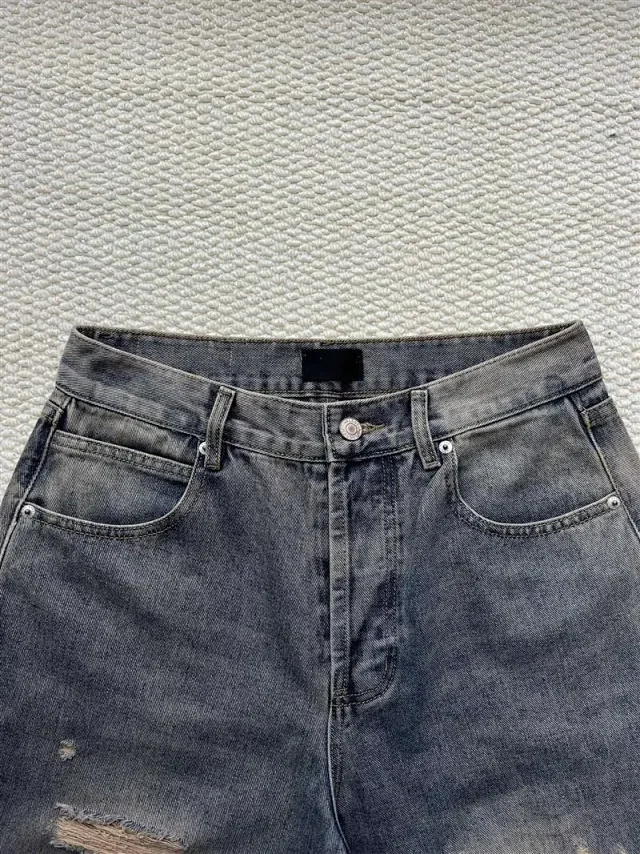 Balenciaga 25SS Distressed Ripped Jeans Detail