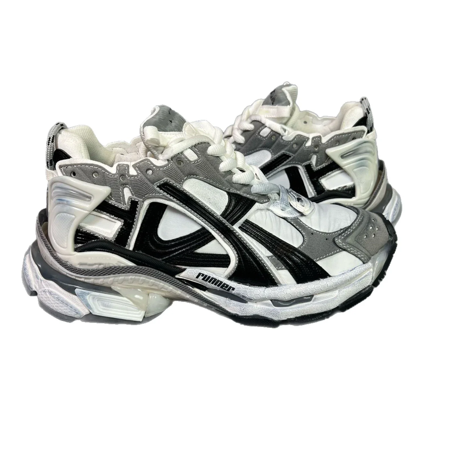 Paris 7.5 Runner Distressed Unisex Sneakers
