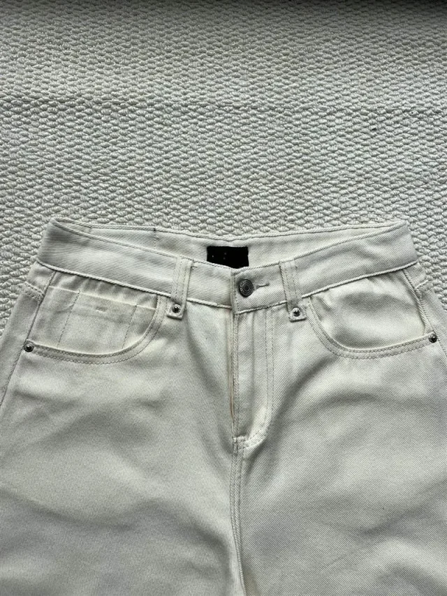 Dujia Balenciaga SS25 Washed Distressed Jeans Detail