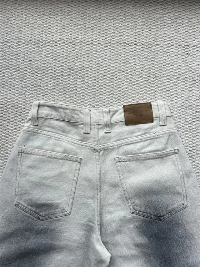 Duzhe Paris B Distressed Jeans 25SS Detail