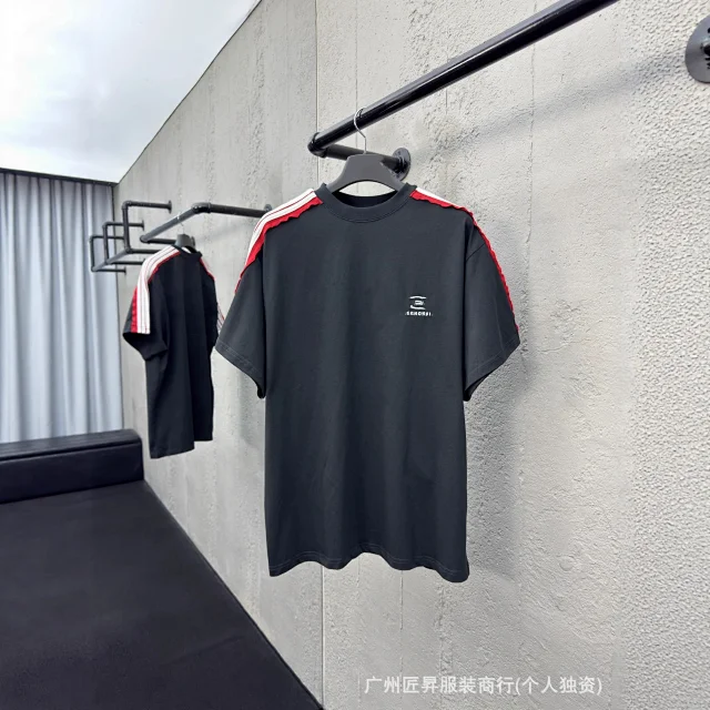 New Premium B25 Embroidered Unisex Tee Detail