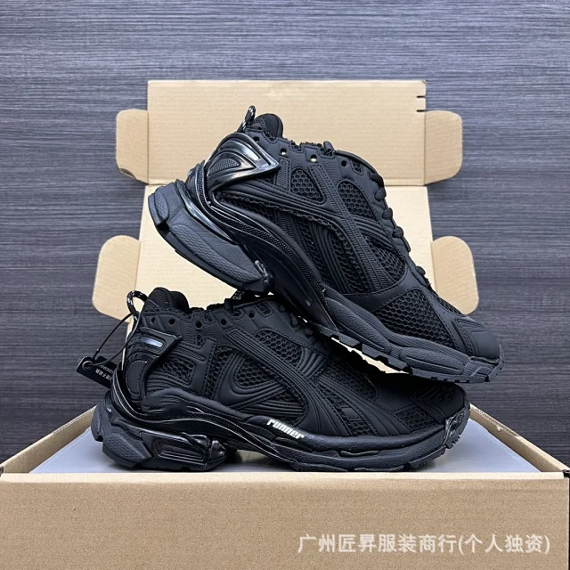 Balenciaga Graffiti Distressed Casual Sneakers SS25 Detail