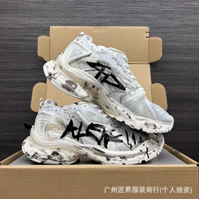 Balenciaga Graffiti Distressed Casual Sneakers SS25 Detail