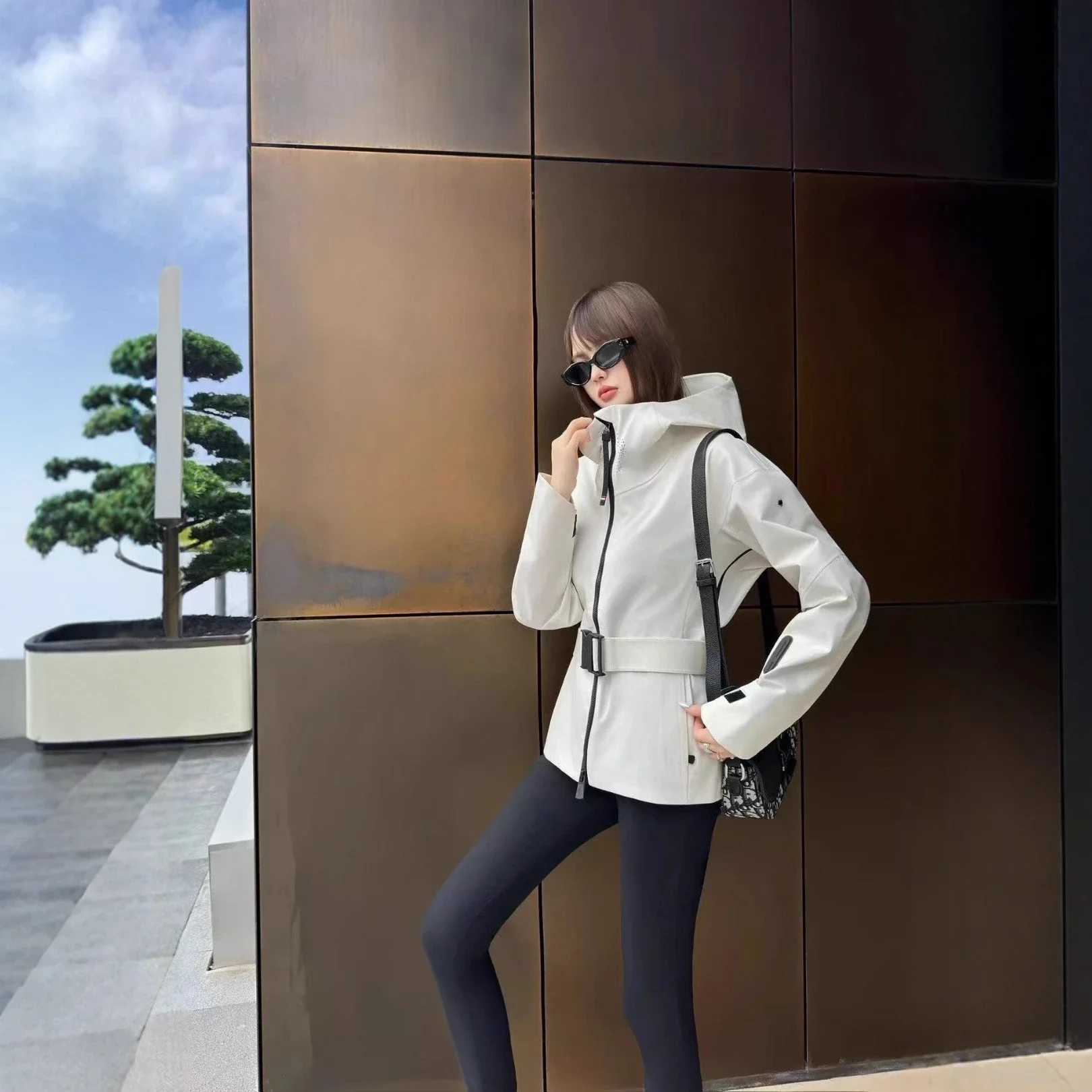 Mengjia Women's Hooded Windproof Waterproof Jacket