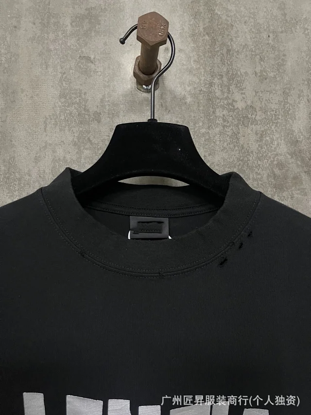 Authentic Balenciaga Graphic Distressed Heavyweight Tee Detail
