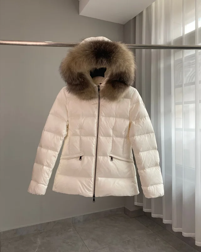 MengJia Boedic Women's Hooded Short Down Detail