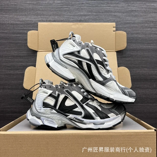 Balenciaga Graffiti Distressed Casual Sneakers SS25 Detail
