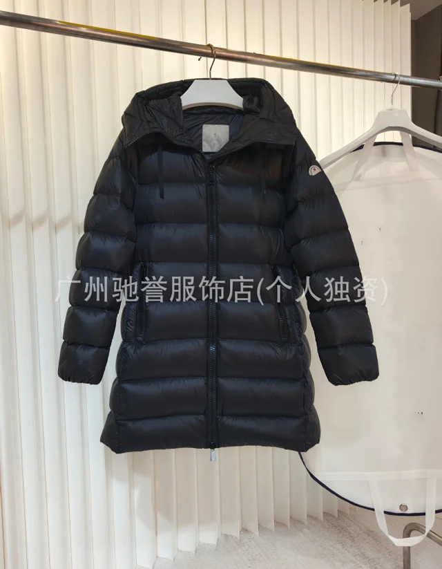 SUYEN Doll Women's Hooded Puffer Jacket Detail