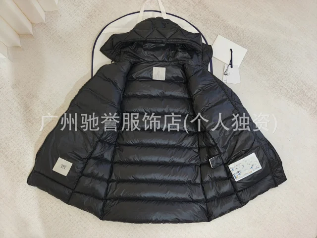 SUYEN Doll Women's Hooded Puffer Jacket Detail