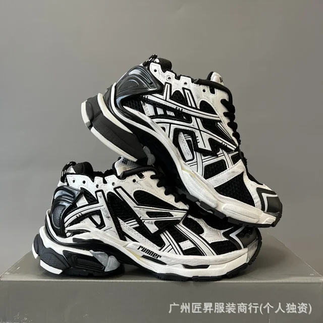 Balenciaga Graffiti Distressed Casual Sneakers SS25 Detail