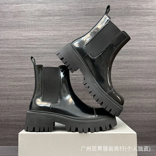 Duzhe B Men's Minimalist Leather Boots Detail